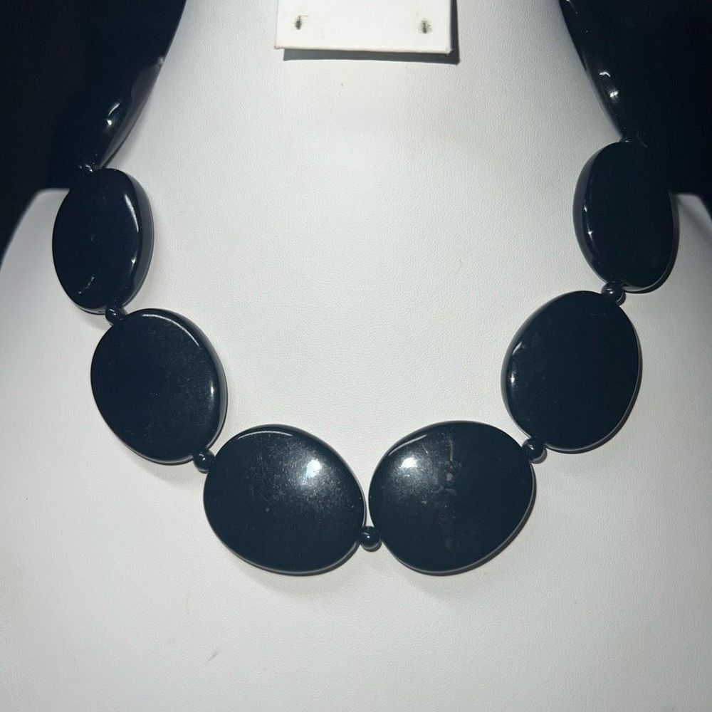 Large Oval Black Plastic Bead Necklace‎